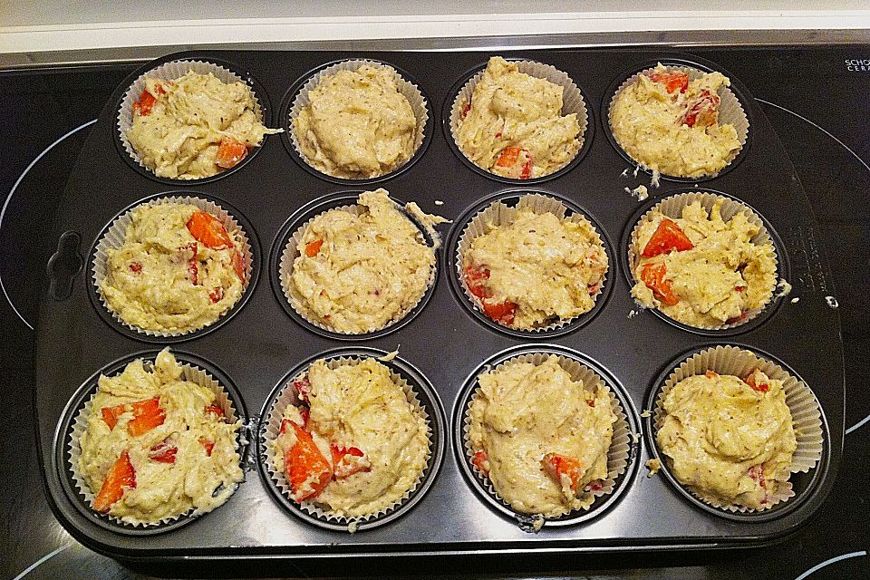 Erdbeer - Muffins mit Rhabarberfüllung Erdbeer - Muffins mit Rhabarberfüllung