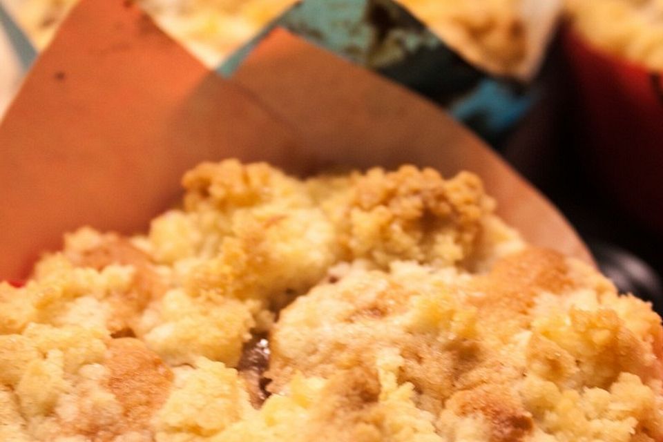 Erdbeer - Muffins mit Rhabarberfüllung Erdbeer - Muffins mit Rhabarberfüllung