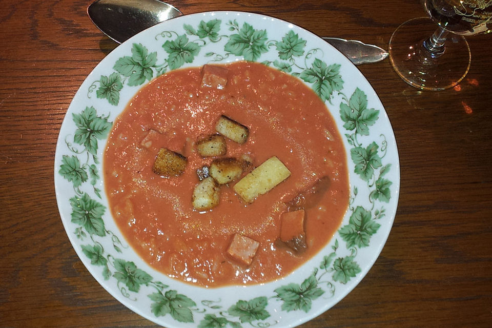 Schnelle Tomatencremesuppe mit Zwiebel á la Tom