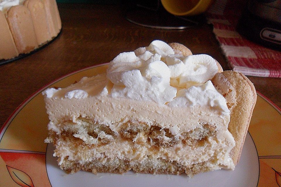 Eierlikörtorte mit Löffelbiskuit