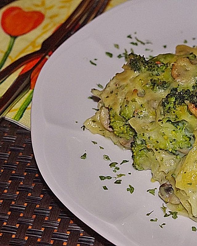 Brokkoli - Lasagne mit Champignonrahm