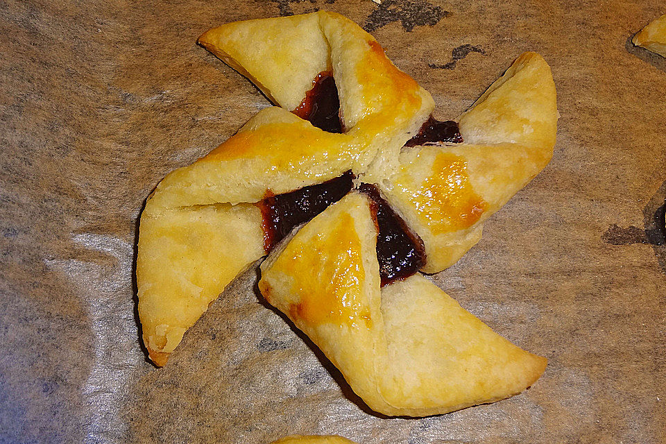 Pflaumentaschen und Weihnachtssterne