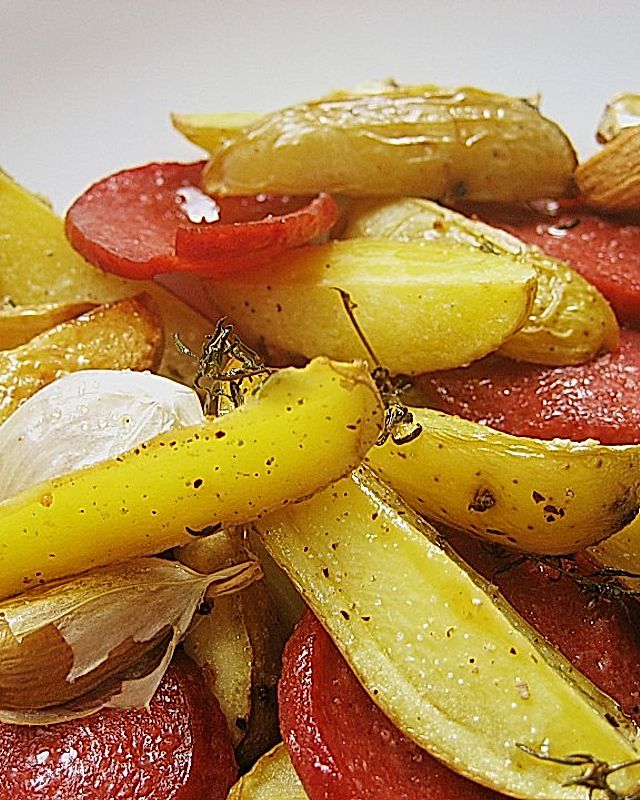 Backofenkartoffeln mit türkischer Knoblauchwurst