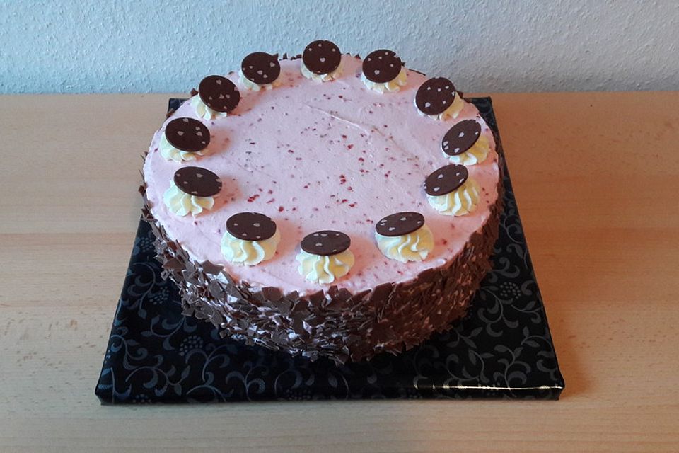 Sahnige Himbeertorte