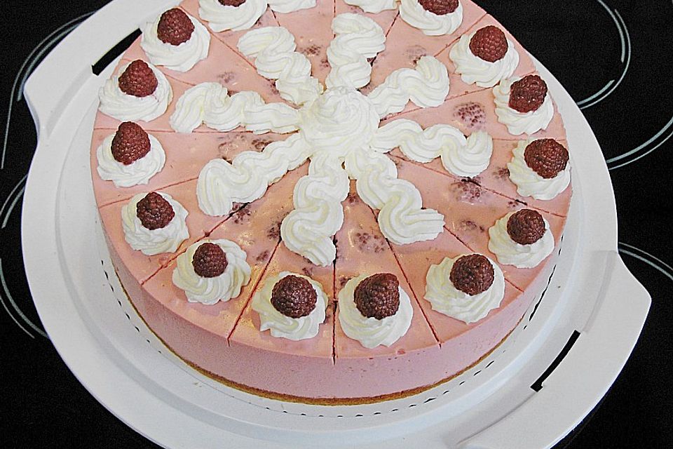 Sahnige Himbeertorte