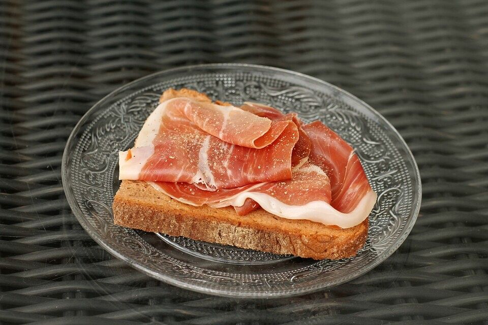 Pan con Tomate y Jamón