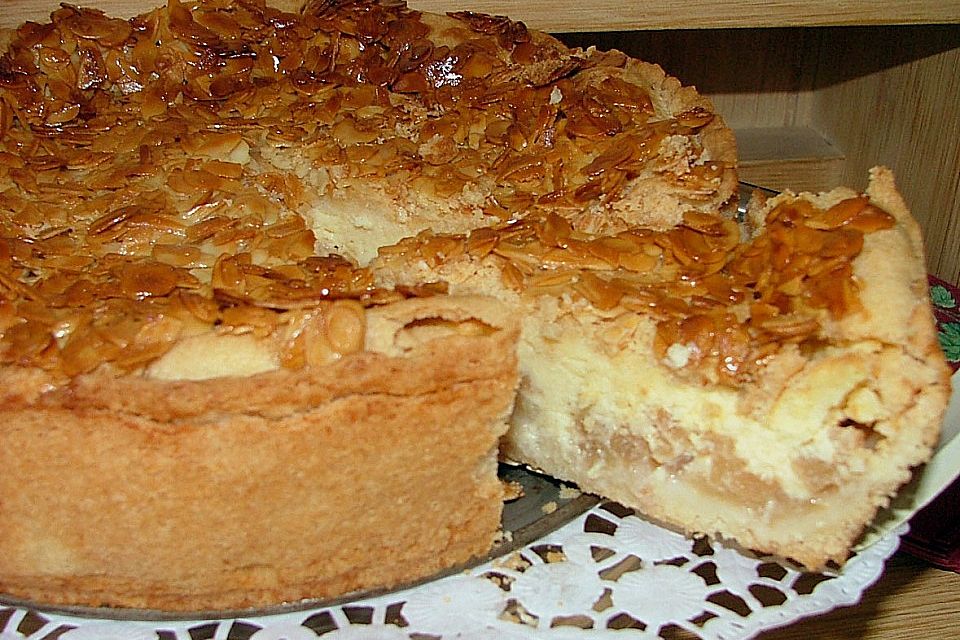 Bienenstich Apple Pie