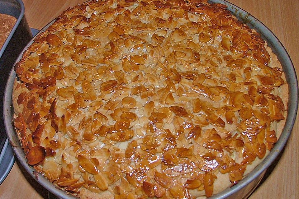 Bienenstich Apple Pie