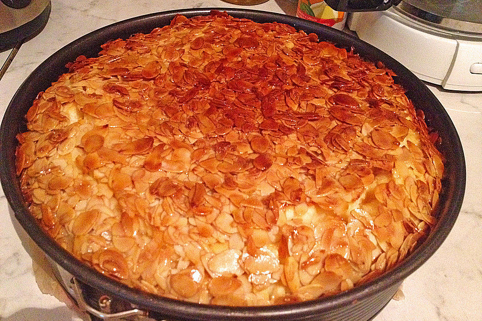 Bienenstich Apple Pie