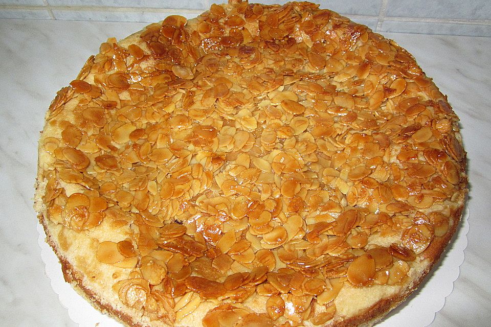 Bienenstich Apple Pie