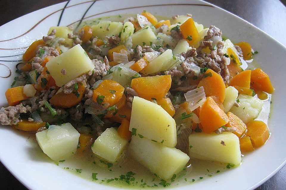 Hackfleisch - Kartoffel - Möhren - Eintopf