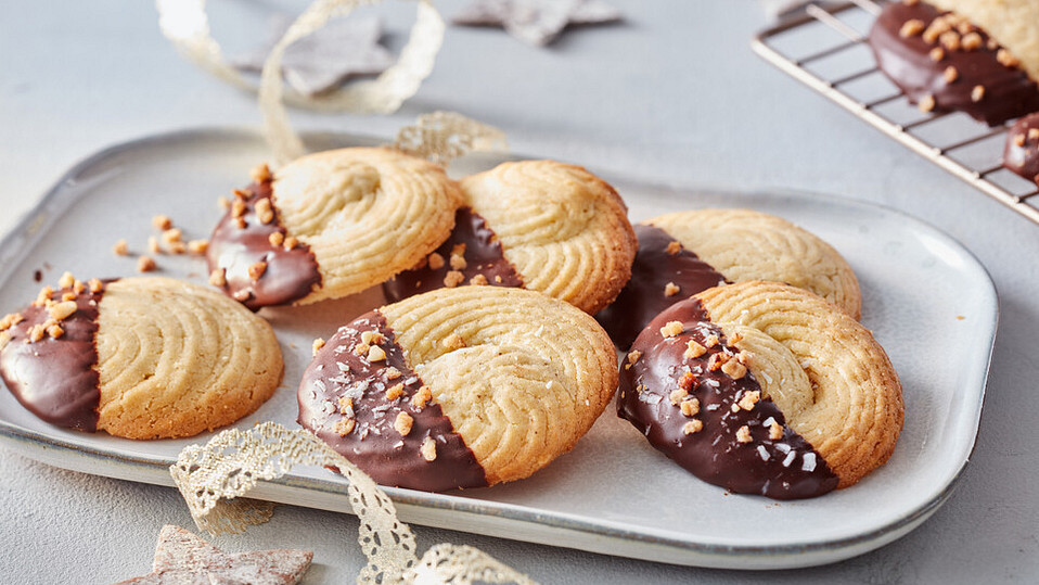 Puddingplätzchen: Weihnachtliche Keksträume aus 5 Zutaten Puddingplätzchen: Weihnachtliche Keksträume aus 5 Zutaten