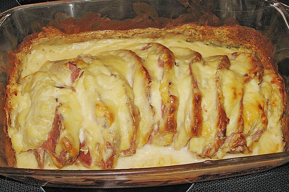 Kasseler mit Ananas in Käse - Soße