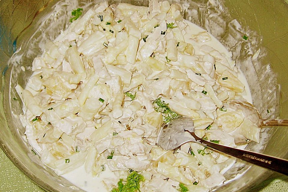 Roher Spargelsalat