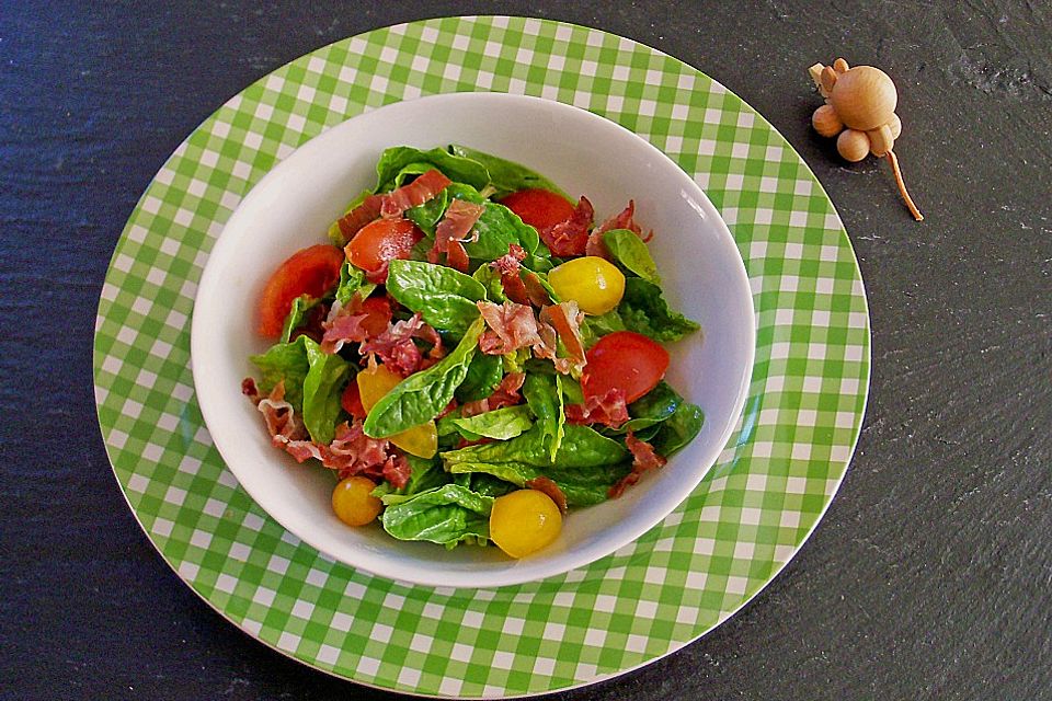 Spinatsalat mit Specksauce