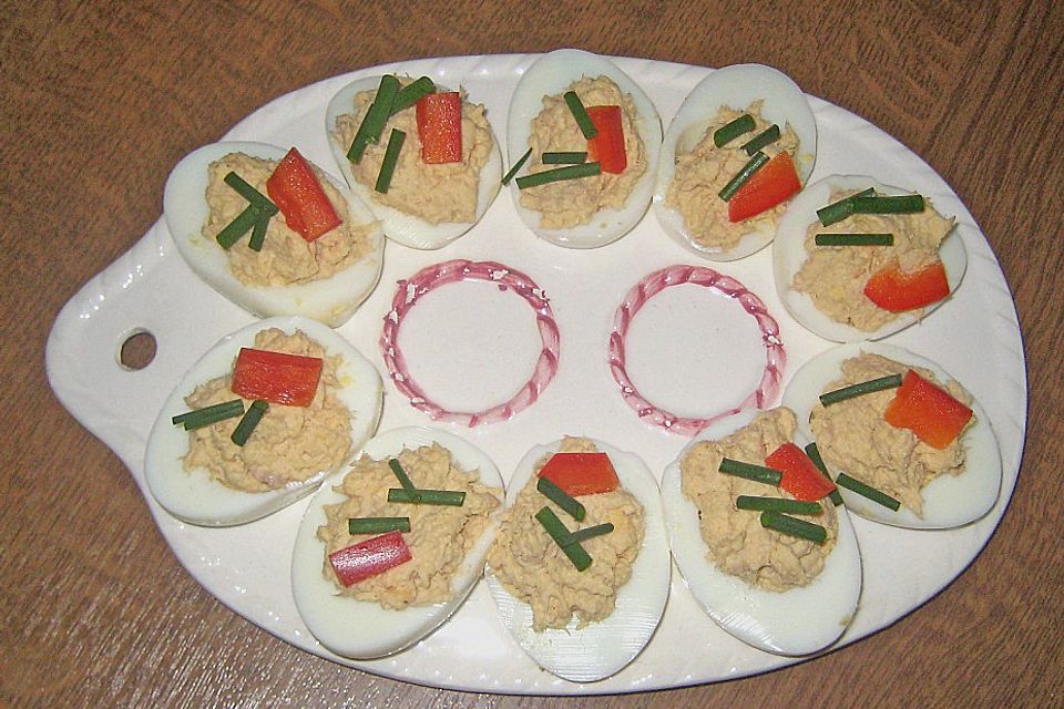 Gefüllte Eier mit Thunfisch