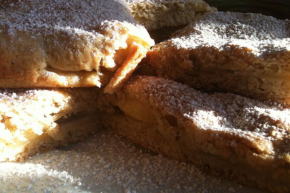 Gedeckter Apfelkuchen vom Blech nach Tante Inge