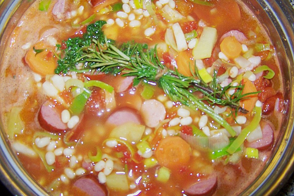 Bohnensuppe mit weißen Bohnen