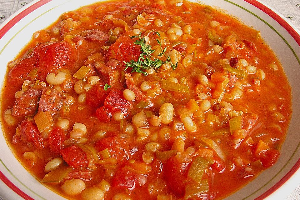 Bohnensuppe mit weißen Bohnen