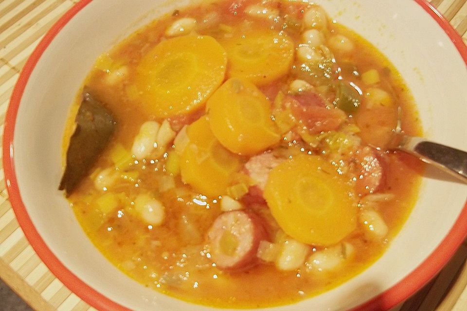 Bohnensuppe mit weißen Bohnen