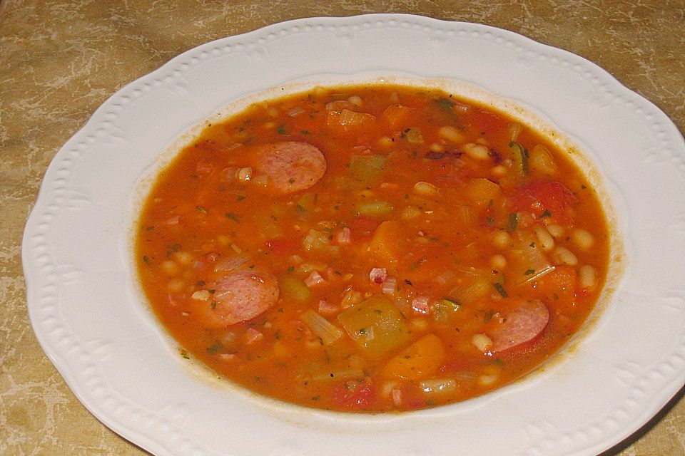 Bohnensuppe mit weißen Bohnen