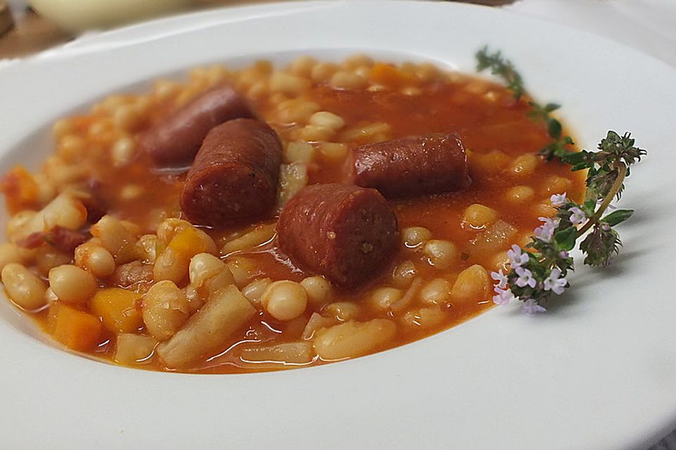 Bohnensuppe mit weißen Bohnen