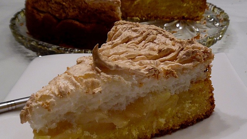 Apfelkuchen mit Kokosbaiser