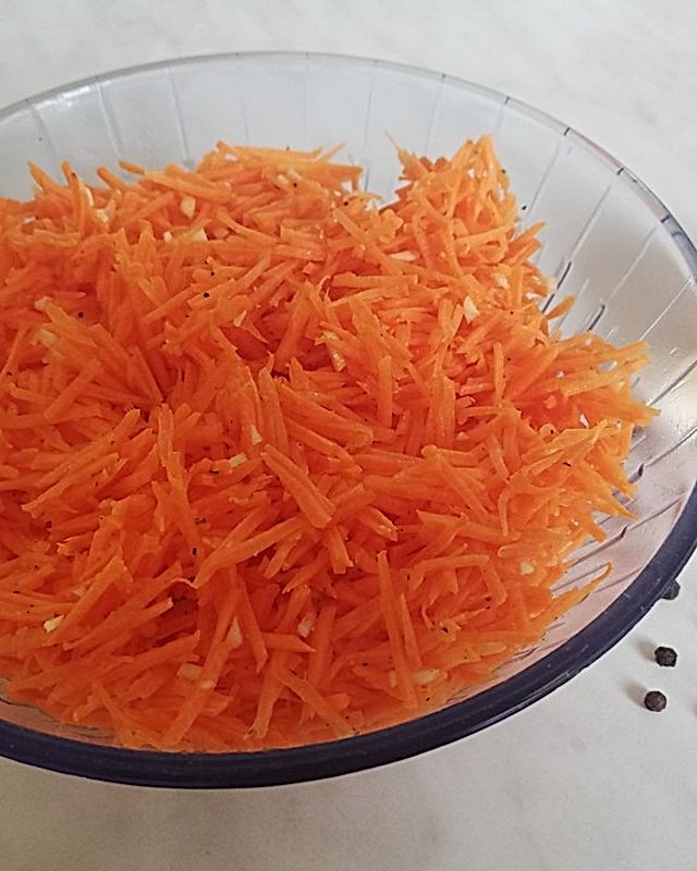 Karottensalat mit Knoblauch