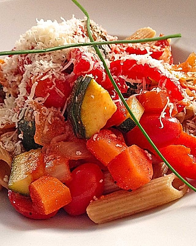 Gemüse - Pasta mit Tomatenrahmsauce