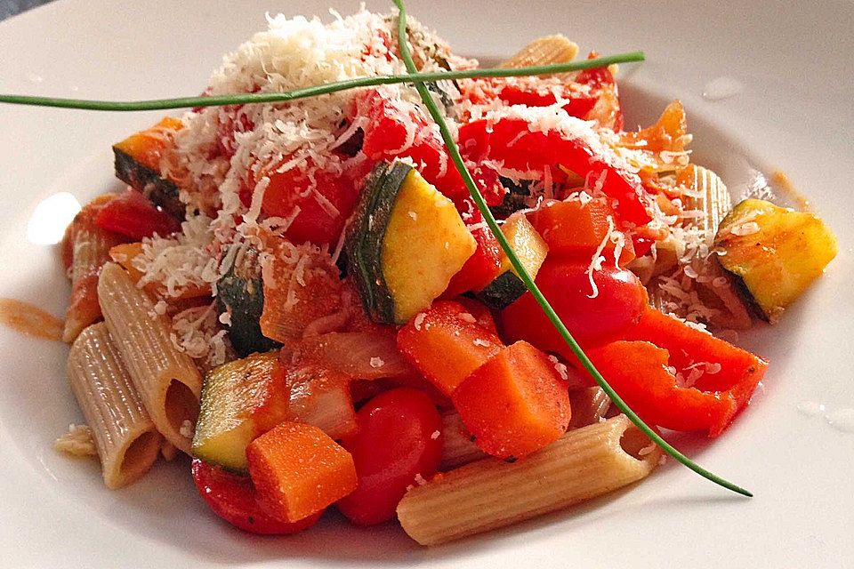 Gemüse - Pasta mit Tomatenrahmsauce