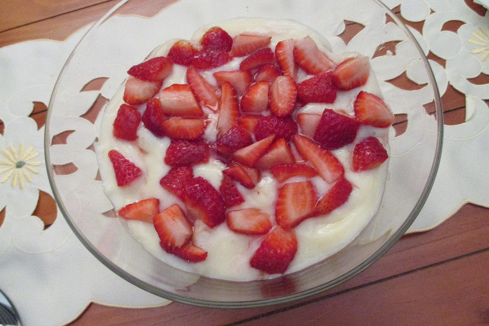 Erdbeer - Vanille - Trifle mit Zwieback