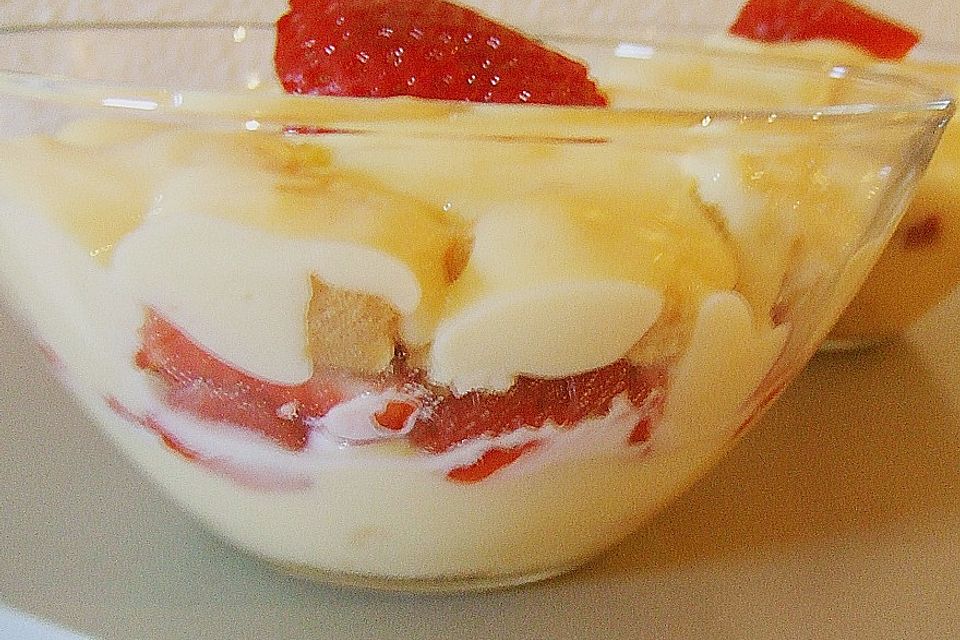 Erdbeer - Vanille - Trifle mit Zwieback