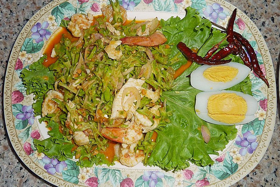 Yam Tua Puu – Thai Flügelbohnensalat mit Schweinehack und Garnelen