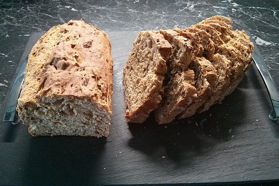 Chrissis Tomaten - Zwiebel - Brot mit Schnittlauch