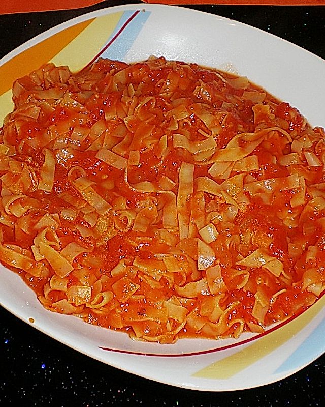 Wok - Nudeln in Tomatensauce