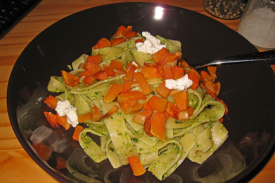 Pasta mit Kürbis und Walnusspesto