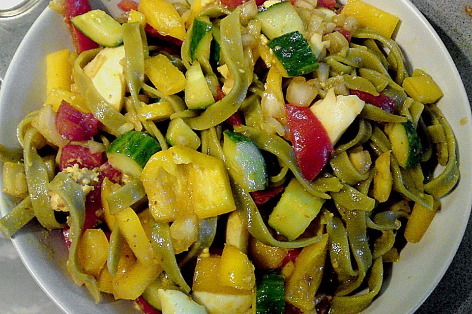 Asiatischer Nudelsalat Asiatischer Nudelsalat