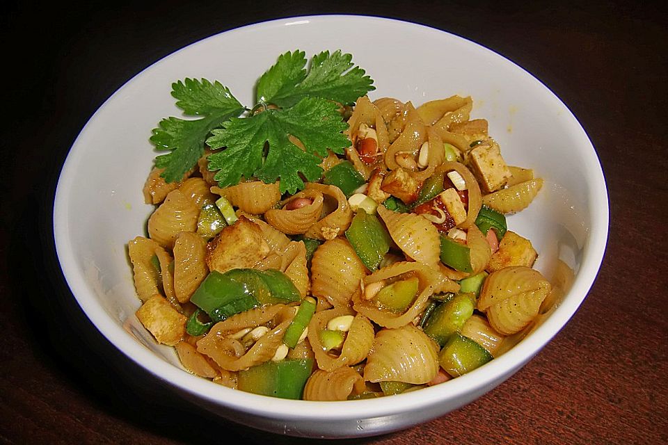Asiatischer Nudelsalat Asiatischer Nudelsalat