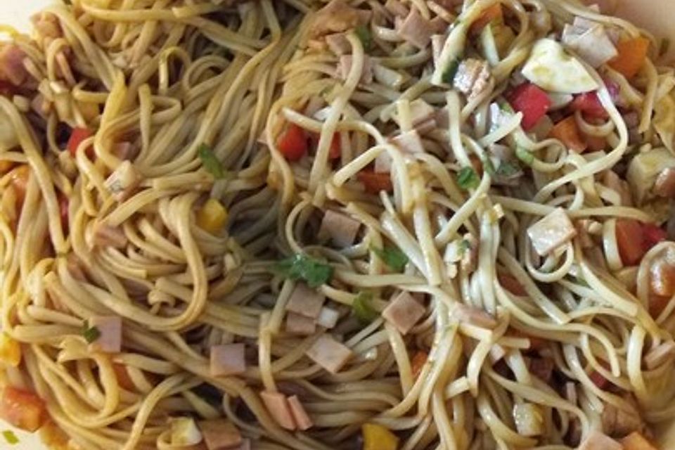 Asiatischer Nudelsalat Asiatischer Nudelsalat