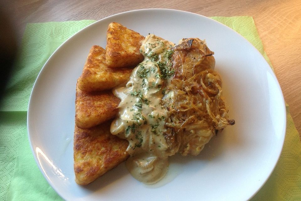 Hähnchenbrust in Zwiebelsahne