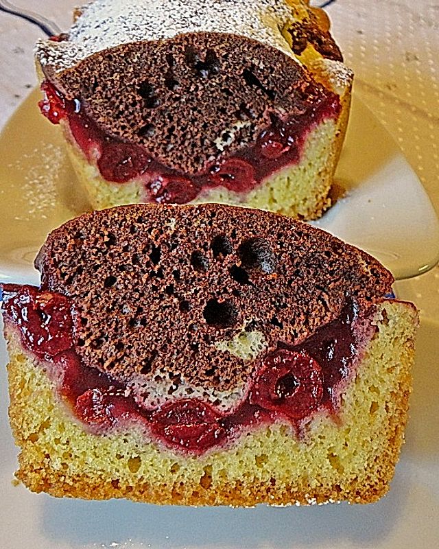 Marmorgugelhupf mit Rotweinkirschen