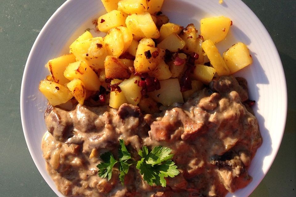 Bratkartoffeln mit Pilzragout