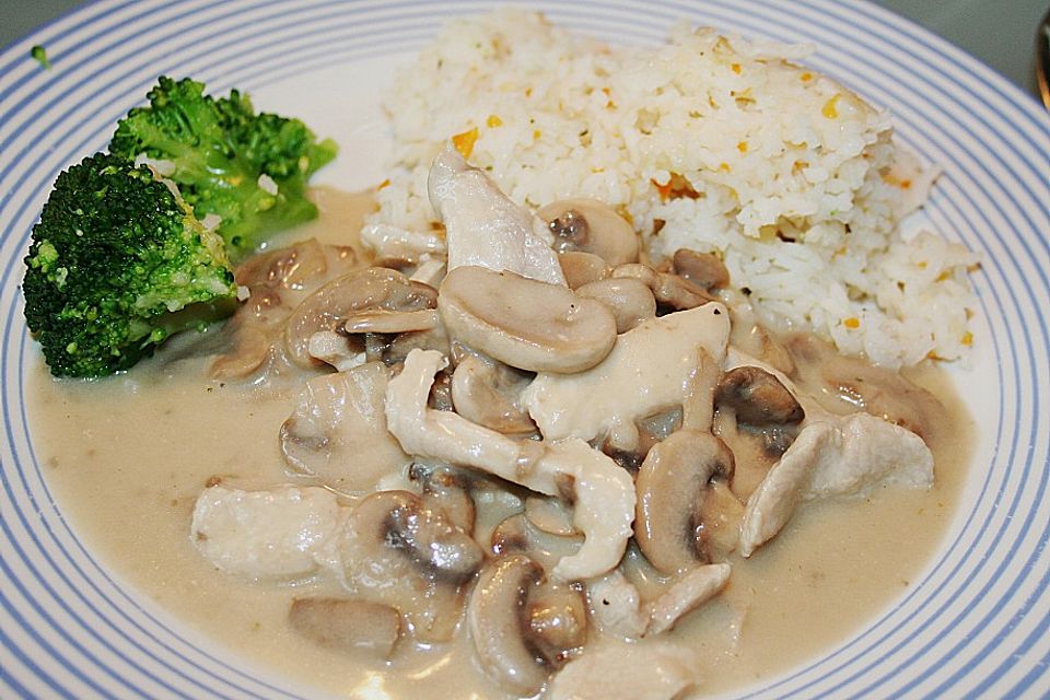 Putengeschnetzeltes mit Champignons und Kokosmilch