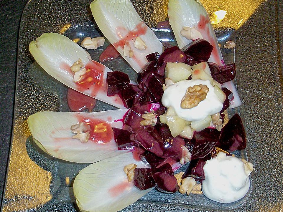 Chicoree - Salat mit Roquefort von ZMTina| Chefkoch