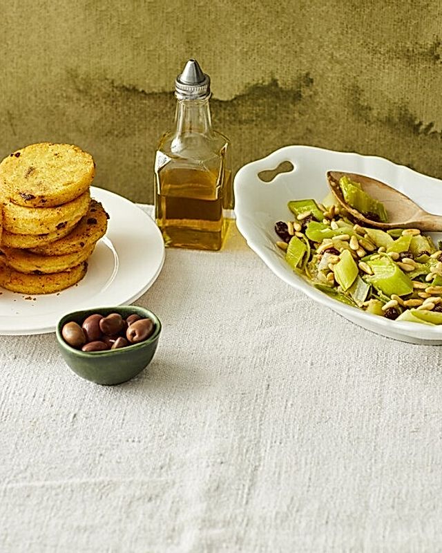 Polentataler mit Parmesan und Oliven