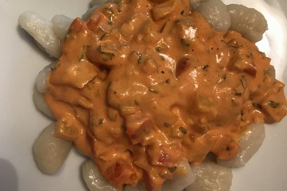 Nudeln mit Paprika - Käse - Sauce