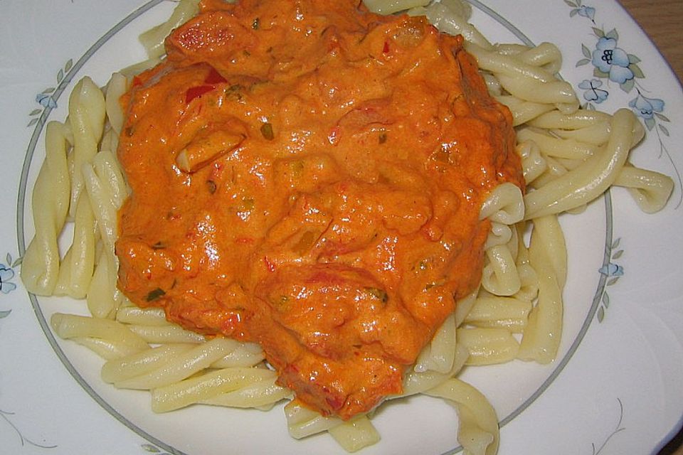 Nudeln mit Paprika - Käse - Sauce