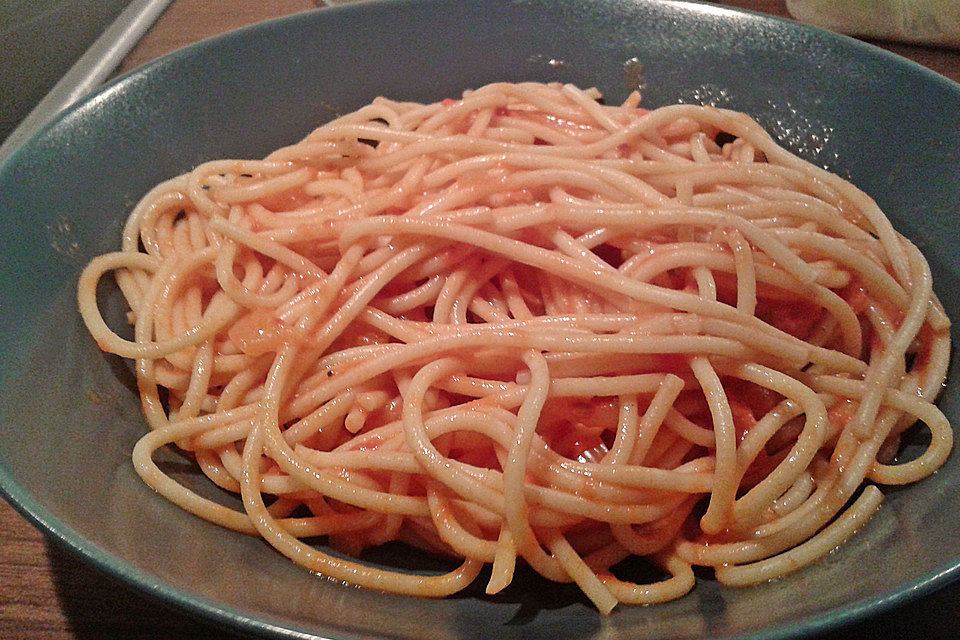 Nudeln mit Paprika - Käse - Sauce