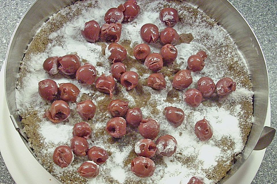 Kirsch - Cappuccino - Torte