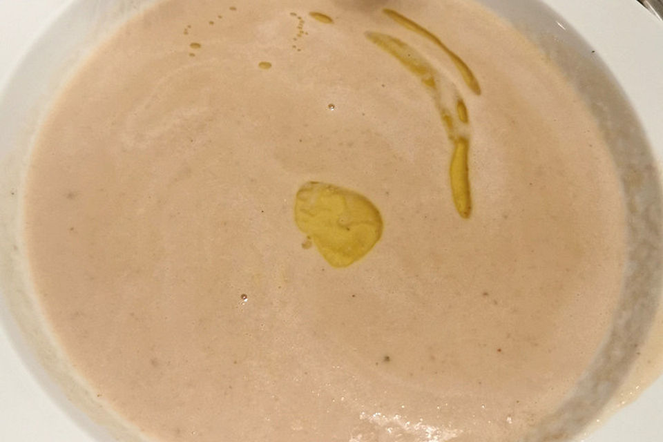 Getrüffelte Maronisamtsuppe